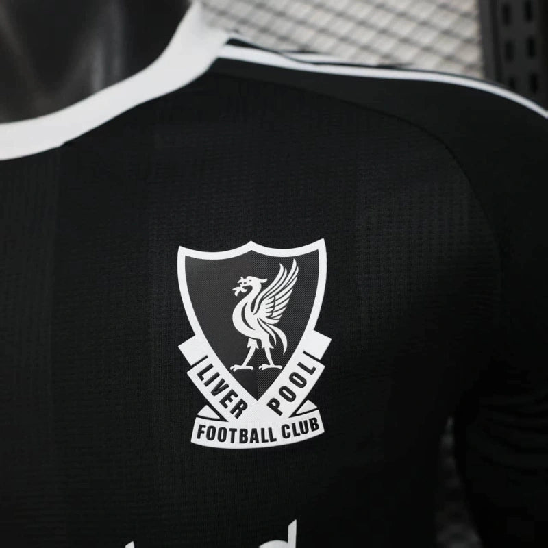 LIVERPOOL VISITA 26 PLAYER