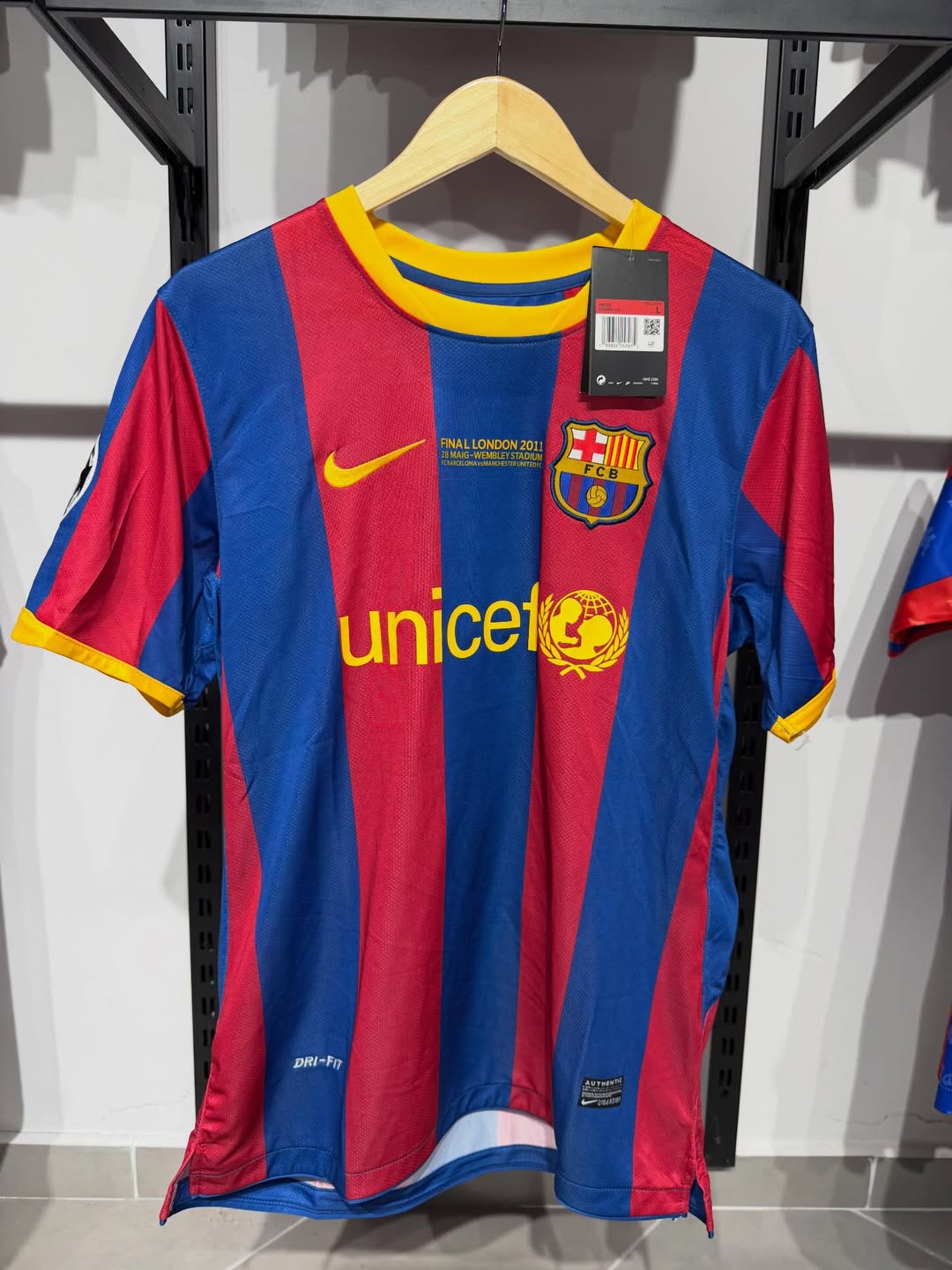BARCELONA 2010/11